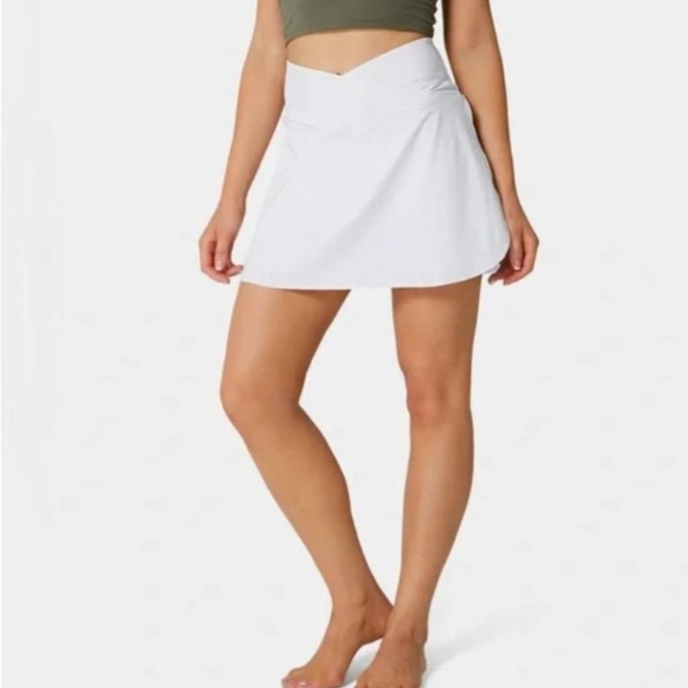 NWT PRICES TO SELL HALARA WHITE SKORT 1X